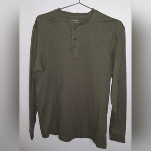 LL Bean Green Long Sleeve Traditional Fit Shirt With Button Collar. Mens Size S